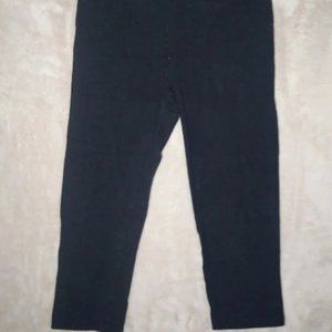 Women's Essential Black Capris / Capri Pants - Size: Small